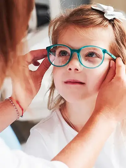 Oftalmologia Pediatrica Oculos ou Lentes de Contato uai