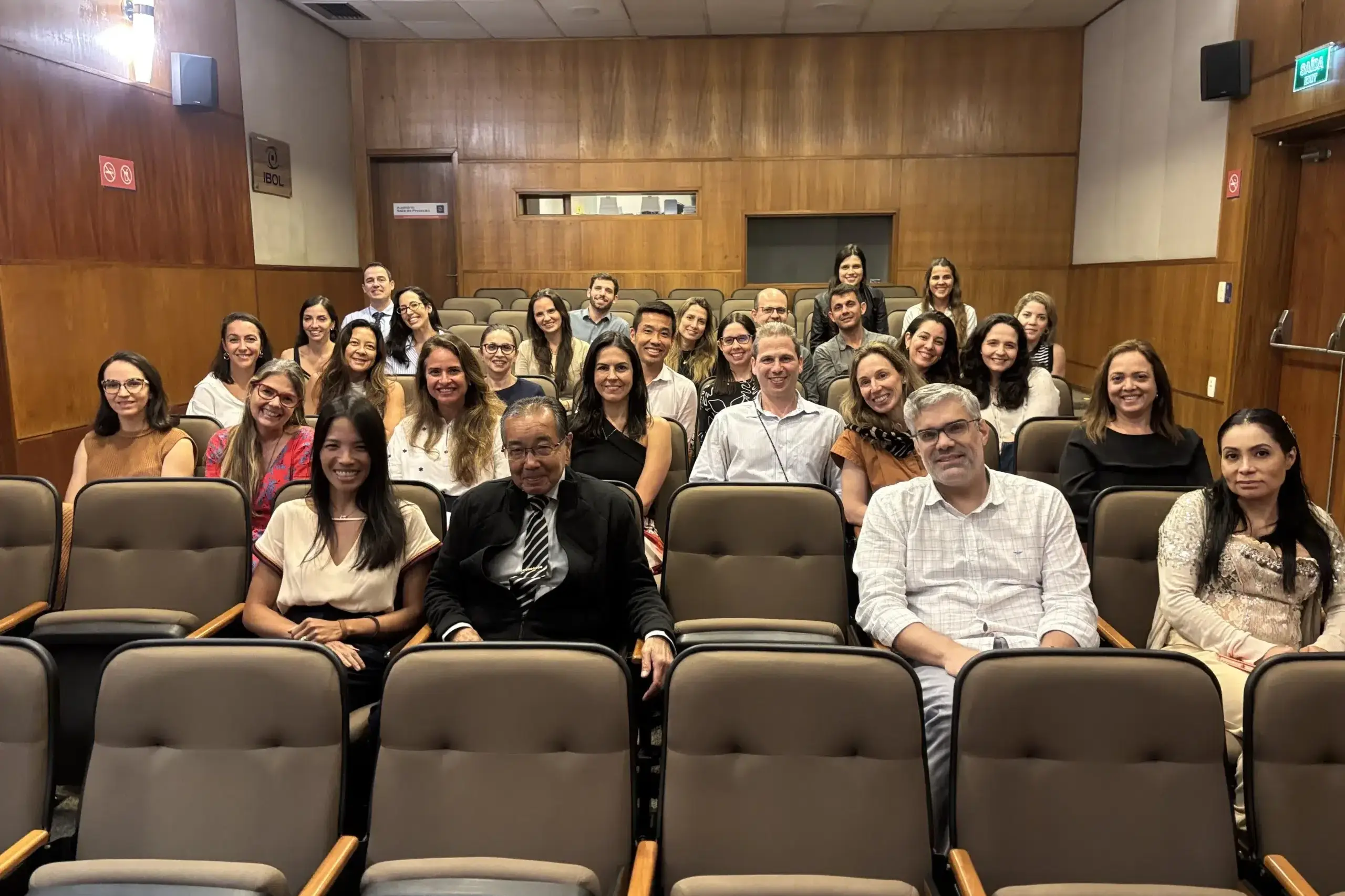 IBOL encerra ano com Reuniao Cientifica sobre controle da miopia em criancas e jovens scaled uai