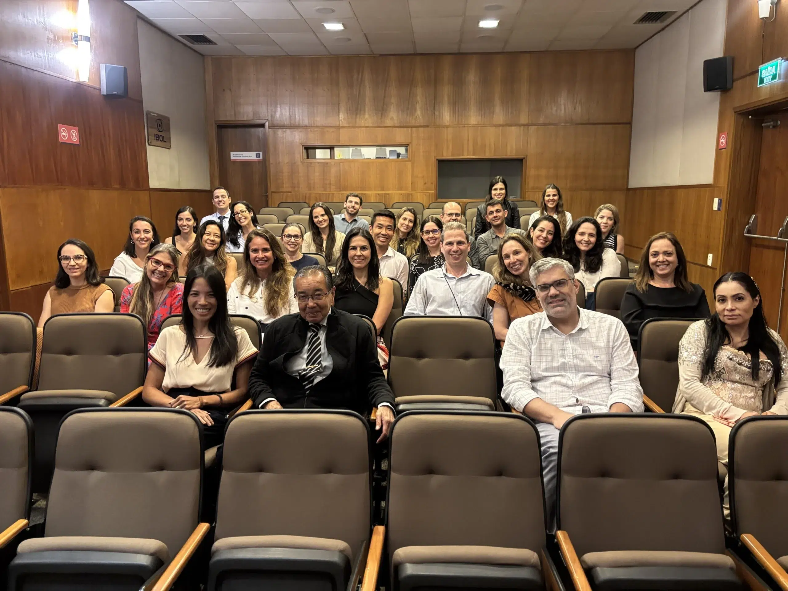 IBOL encerra ano com Reuniao Cientifica sobre controle da miopia em criancas e jovens scaled